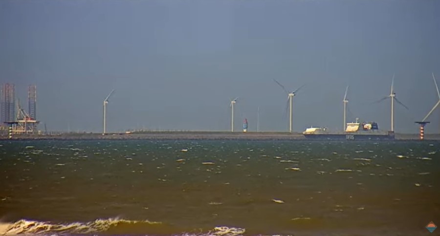 Een halve eeuw havenlichten bij havenmond Rotterdam