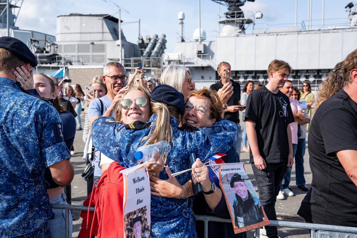 Zr.Ms. Groningen terug in haven Den Helder