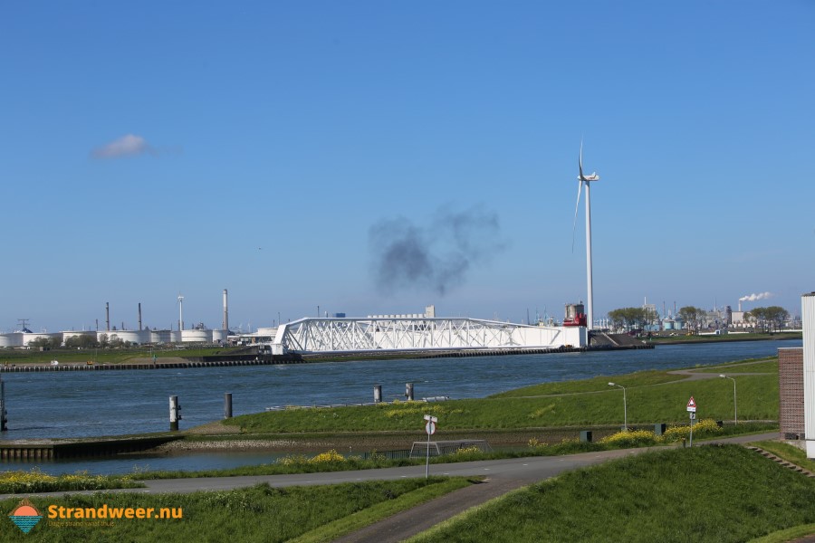 Vrouw gewond na boeggolf bij Nieuwe Waterweg