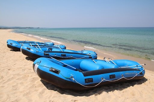 Ontdek de beste plekken om met een rubberboot te varen aan de Nederlandse kust